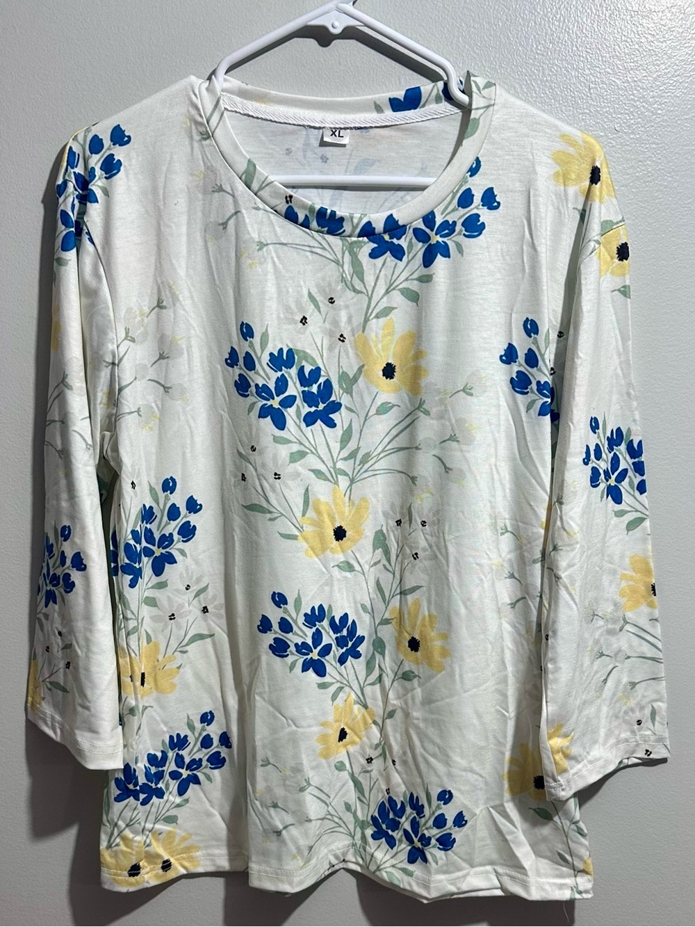 Floral Long-Sleeve Tee White Blue Yellow Flowers Size XL (579)